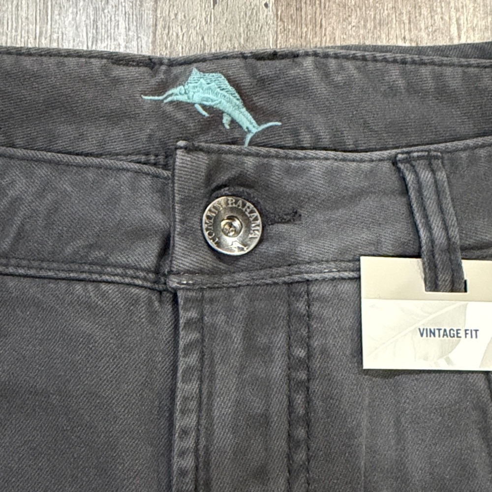 Tommy Bahama Men's Dark Gray Vintage Fit Casual Jeans - Picture 4 of 6